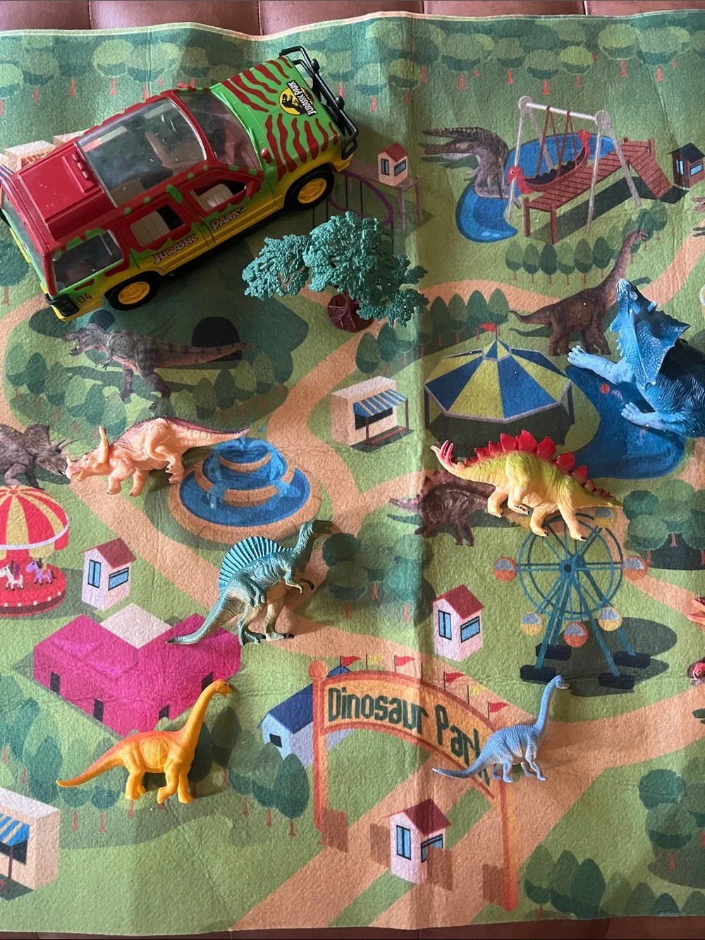Awesome Jurassic Park pretend play mat and accessories